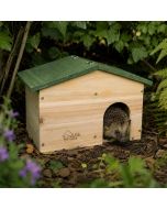 Egelhuis met zadeldak als bouwpakket ✔️ Natuurlijk egelhuis van hout voor eigen montage ✔️ Labyrint-ingang ➤ Bestel nu op Vogelhuisje.com