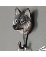 Kledinghaak - Europese wolf ✔️ Hoogwaardig hout en met de hand beschilderd ✔️ Handgemaakt, milieuvriendelijk ✔️ Maximaal draagvermogen: 10 kg ➤ Bestel op Vogelhuisje.com