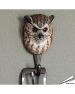 Kledinghaak van Wildlife Garden van de oehoe ✔️ Ambachtelijk uit hout gesneden ✔️ Origineel en decoratief cadeau ➤ Bestel nu op Vogelhuisje.com