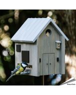 Multiholk Modern Nordic van Wildlife Garden ✔️ Nestkast en voederhuis in 1 ✔️ Voor kleine tuinvogels ✔️ Geïnspireerd op Scandinavische architectuur ➤ Bestel bij Vogelhuisje.com