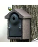 Houtbeton nestkast voor vogels | 28mm opening | bruin | Vogelhuisje.com