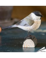 Houtgesneden vogel in de vorm van een Glanskop is een mooie decoratie waar het hele gezin dol op zal zijn ✔️ Levensecht vorm- en kleur gegeven model ➤ Koop nu online bij Vogelhuisje.com