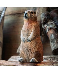 Houten alpenmarmot van Wildlife Garden – een prachtige decoratie waar het hele gezin van zal genieten! ✔️ Natuurgetrouw vormgegeven en realistisch gekleurd ➤ Bestel nu eenvoudig online bij Vogelhuisje.com