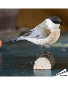Houtgesneden vogel in de vorm van een Glanskop is een mooie decoratie waar het hele gezin dol op zal zijn ✔️ Levensecht vorm- en kleur gegeven model ➤ Koop nu online bij Vogelhuisje.com