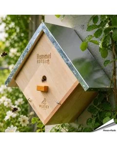 Helpt de hommels in je Tuin met de Hommelhotel ✔️Massief hout en weerbestendig ✔️ Met Nestmateriaal en Lokstof ✔️ Een must-have voor ieder met een hart voor de Tuin ➤ Koop nu op Vogelhuisje.com