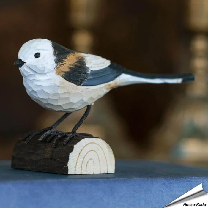 DecoBird - Staartmees | Houtgesneden vogel | lindenhout