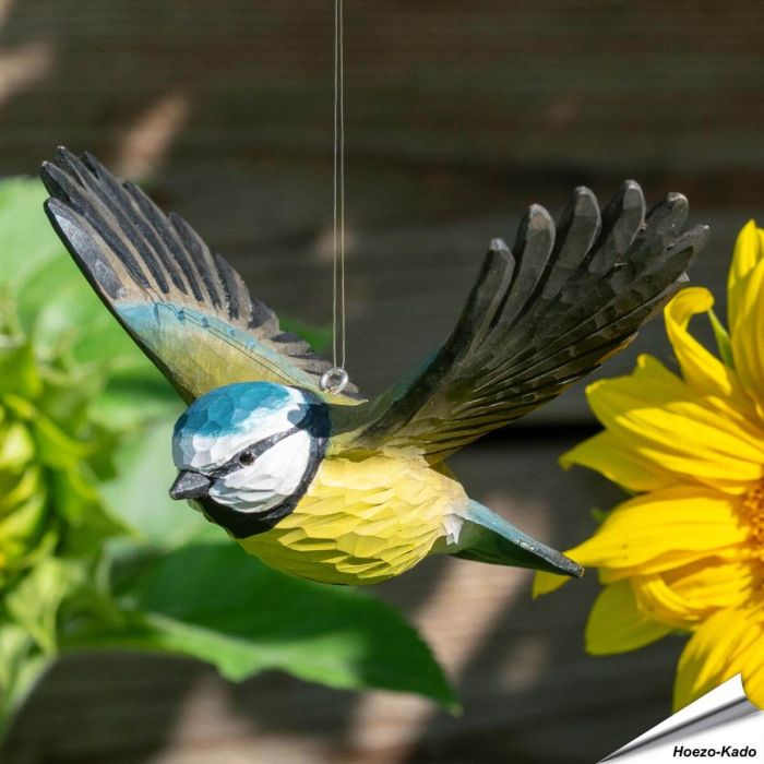 DecoBird - Vliegende Pimpelmees | Houtgesneden vogel