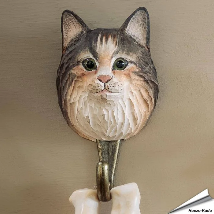 Kledinghaak van Wildlife Garden van de Noorse boskat ✔️ Ambachtelijk uit hout gesneden ✔️ Origineel en decoratief cadeau ➤ Bestel nu op Vogelhuisje.com