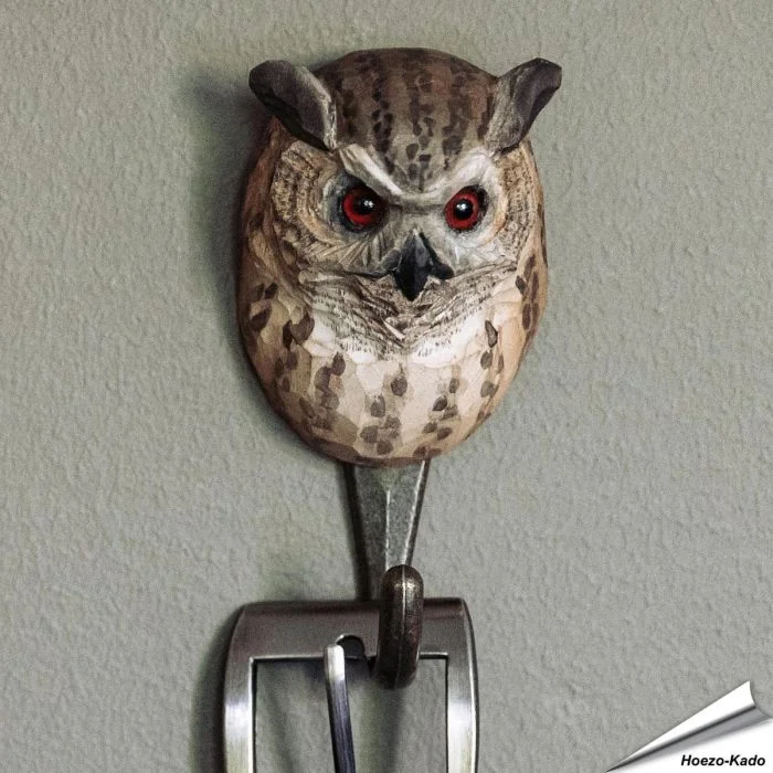 Kledinghaak van Wildlife Garden van de oehoe ✔️ Ambachtelijk uit hout gesneden ✔️ Origineel en decoratief cadeau ➤ Bestel nu op Vogelhuisje.com