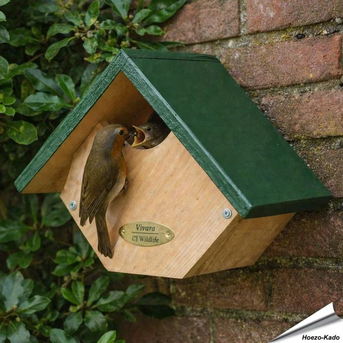 Halfopen nestkast voor roodborst en winterkoning in de tuin