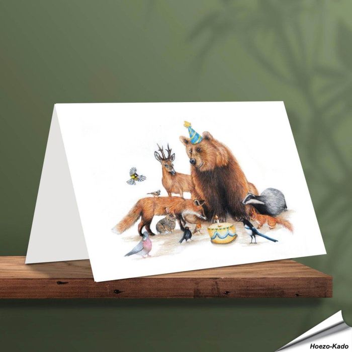 Verjaardagskaart met een leuke beer en zijn dierenvriendjes - www.vogelhuisje.com