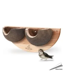 Dubbele huiszwaluw nestkast gemaakt van hout, met twee openingen