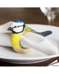 Houtgesneden servetring - Pimpelmees ✔️ Breng de natuur naar je tafel ✔️ Gemaakt van duurzaam hout ✔️ Beschilderd met milieuvriendelijke verf ✔️ Bestel nu op Vogelhuisje.com