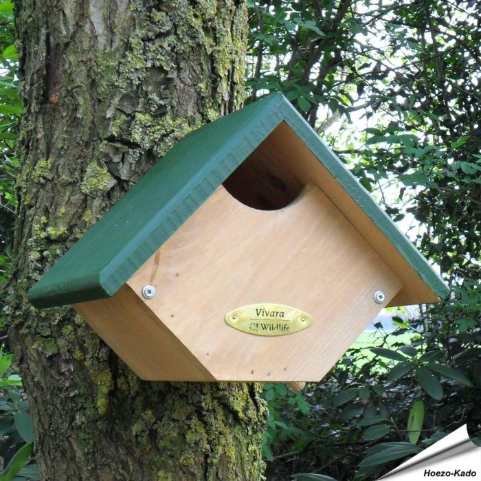 Nestkast voor roodborst en winterkoning ✔️ Aanbevolen van Vogelbescherming NL ✔️ Halfopen constructie ✔️ FSC-gecertificeerd hout ✔️ Koop op Vogelhuisje.com