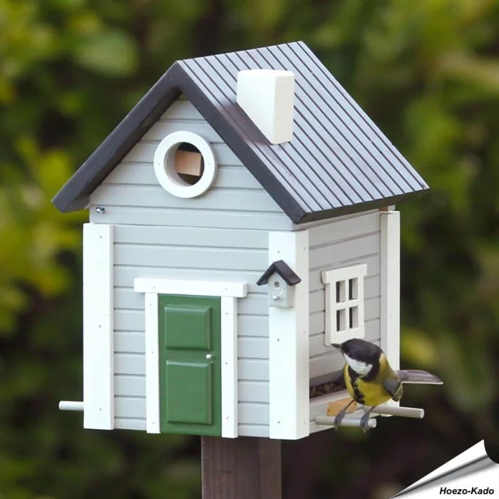 Multiholk Gratt Hus - voederhuis en nestkast in grijze houtkleur, hier als voederhuis - Vogelhuisje.com