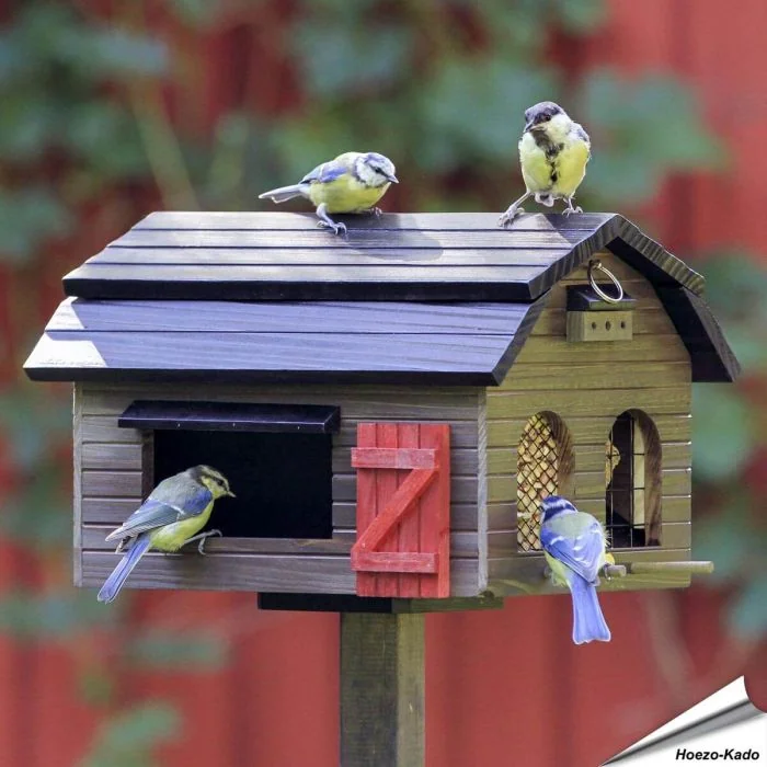 Voederschuur (bruin) - Multifeeder Barn | Wildlife Garden | Vogelhuisje.com