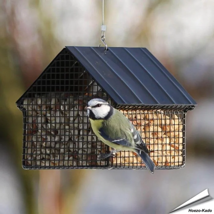 Voederhuisje voor pindas en vet traktaties