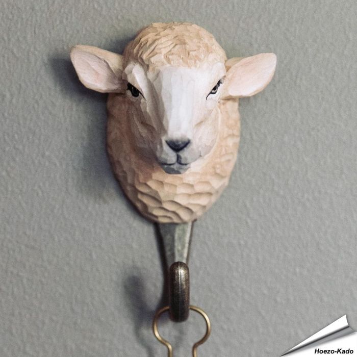 Kledinghaak van Wildlife Garden met een schaapkop ✔️ Ambachtelijk uit hout gesneden ✔️ Origineel en decoratief cadeau ✔️ Bestel nu op www.vogelhuisje.com