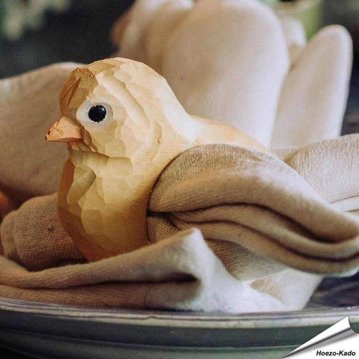 Houtgesneden servetring - Vogelkuiken ✔️ Breng de natuur naar je tafel ✔️ Gemaakt van duurzaam hout ✔️ Beschilderd met milieuvriendelijke verf ✔️ Bestel nu op Vogelhuisje.com