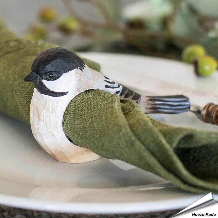 Houtgesneden servetring - Glanskop ✔️ Breng de natuur naar je tafel ✔️ Gemaakt van duurzaam hout ✔️ Beschilderd met milieuvriendelijke verf ✔️ Bestel nu op Vogelhuisje.com