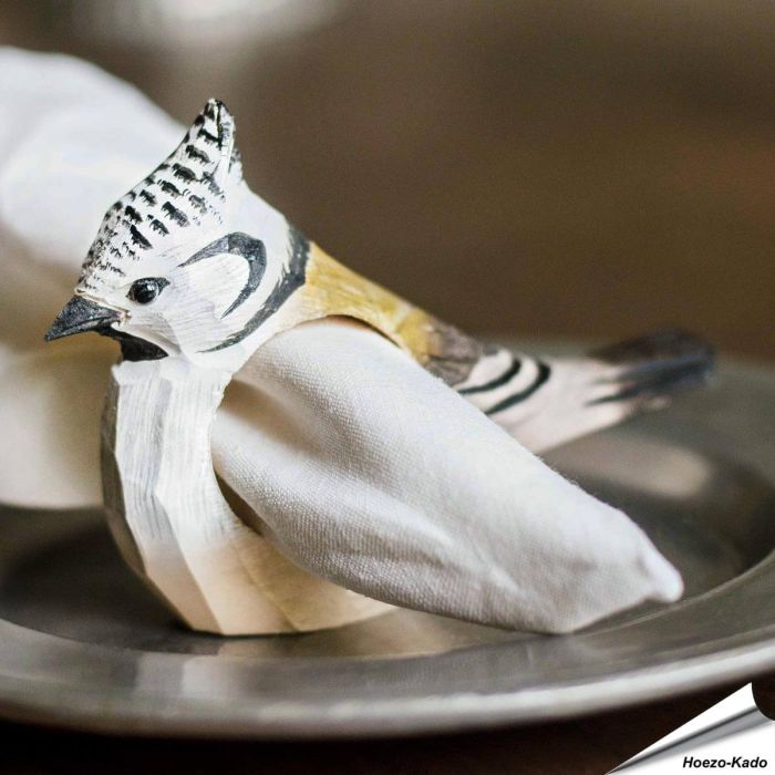 Handgemaakte Houten Servetring Kuifmees - Natuurdecoratie | Vogelhuisje.com